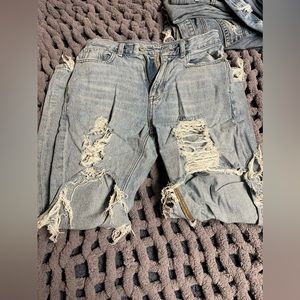 American Eagle mom jeans/baggy. Size 2